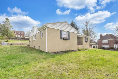 429 E Madison St, Covington, VA 24426 photo 32