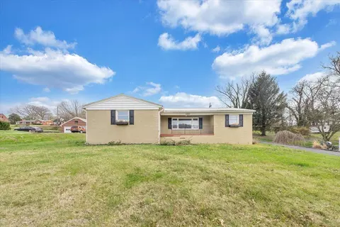 429 E Madison St, Covington, VA 24426 photo 30