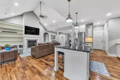 Kitchen - 2483 Wolf Run, Vinton, VA 24179 photo 2 of 12