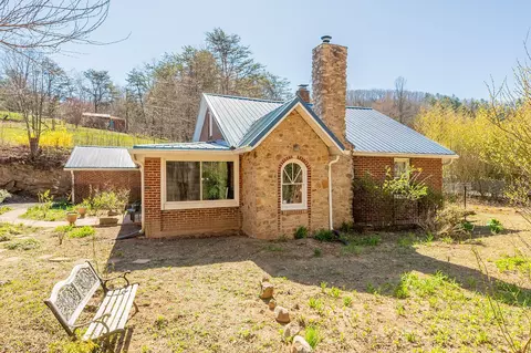 2529 Mount Pleasant Rd, Shawsville, VA 24162