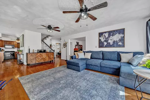 Living - 210 Brookledge Dr, Vinton, VA 24179 photo 3 of 6