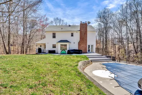 Exterior - 210 Brookledge Dr, Vinton, VA 24179 photo 10 of 15