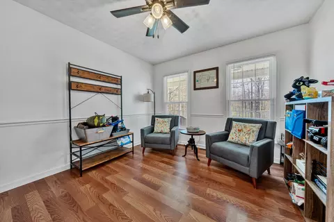 Living - 210 Brookledge Dr, Vinton, VA 24179 photo 5 of 6