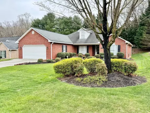 1535 Rosewalk Ln SE, Roanoke, VA 24014
