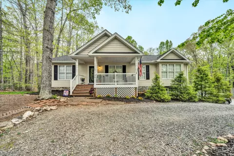 135 Crawford Dr, Moneta, VA 24121