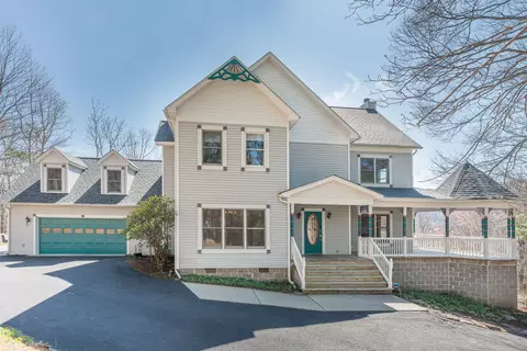 5819 Lost Dr, Roanoke, VA 24018