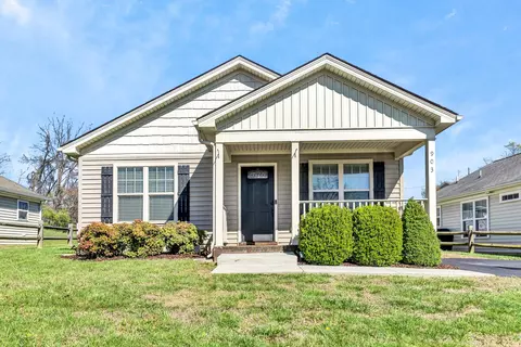 903 Old Vinton Mill Rd NE, Roanoke, VA 24012