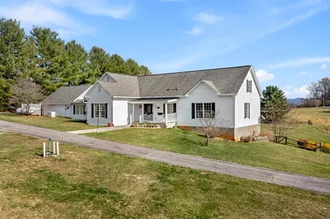 734 Blacksburg Rd, Fincastle, VA 24090