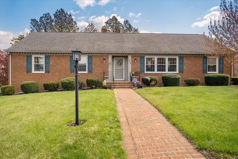 1939 Maylin Dr, Salem, VA 24153
