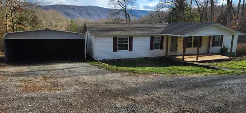 1013 E Dolly Ann Dr, Covington, VA 24426 photo 2