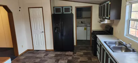 1013 E Dolly Ann Dr, Covington, VA 24426 photo 9