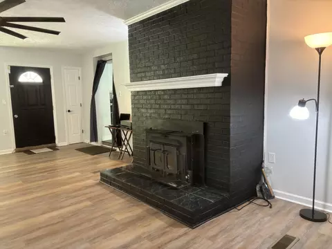 Living - 1307 E Dolly Ann Dr, Covington, VA 24426 photo 3 of 3
