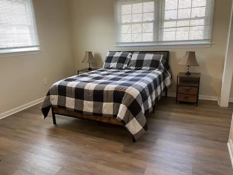 Bedroom - 1307 E Dolly Ann Dr, Covington, VA 24426 photo 5 of 6