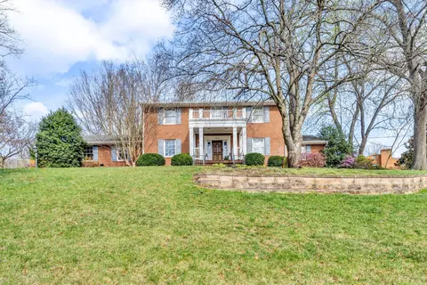 6643 Meadewood Dr NE, Roanoke, VA 24019