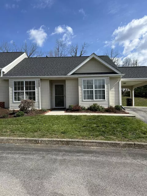 7252 Cherry Blossom Cir, Roanoke, VA 24019