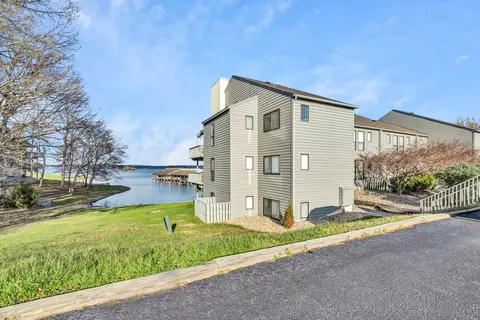 725 Ashmeade Rd #101, Moneta, VA 24121