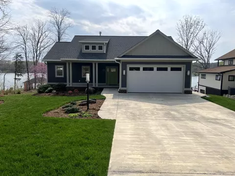 131 Sunset Point Dr, Moneta, VA 24121