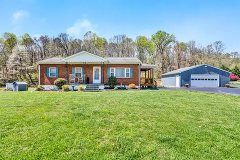 487 Coaling Rd, Troutville, VA 24175