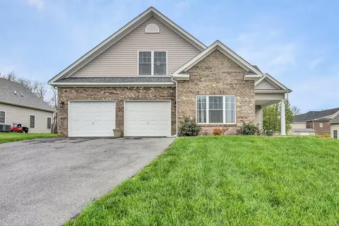 2941 Matthew Dr, Vinton, VA 24179