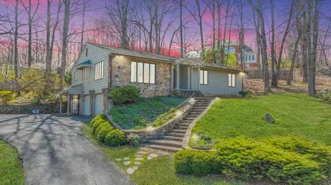 5126 Red Stag Rd, Roanoke, VA 24018