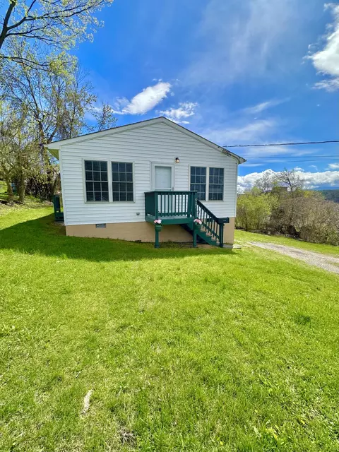 Exterior - 527 E Hemlock St, Covington, VA 24426 photo 4 of 7