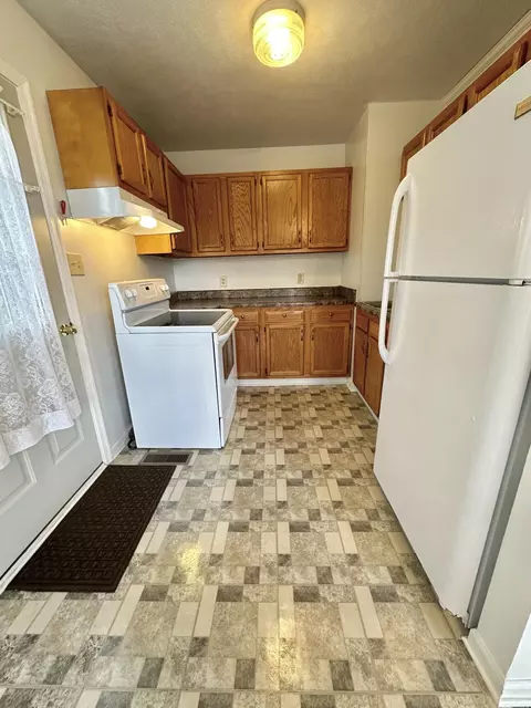 Kitchen - 527 E Hemlock St, Covington, VA 24426 photo 1 of 3