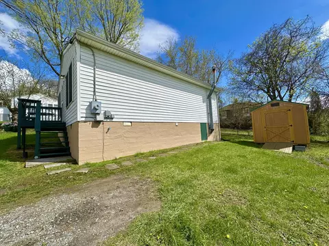 Exterior - 527 E Hemlock St, Covington, VA 24426 photo 5 of 7