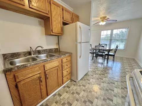 Kitchen - 527 E Hemlock St, Covington, VA 24426 photo 3 of 3