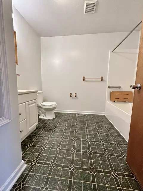 Bath - 527 E Hemlock St, Covington, VA 24426 photo 1 of 3