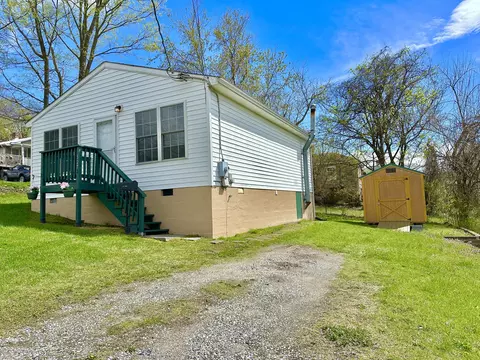 Exterior - 527 E Hemlock St, Covington, VA 24426 photo 2 of 7