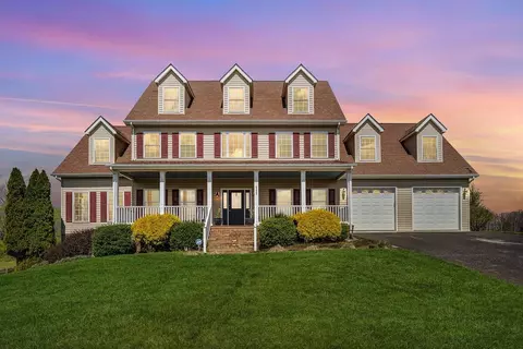 4220 Childress Rd, Christiansburg, VA 24073