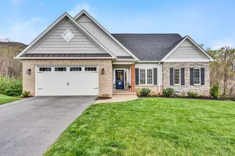 7079 Fairway Ridge Ct, Salem, VA 24153