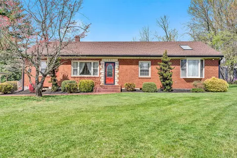 7022 Goff Rd, Roanoke, VA 24019