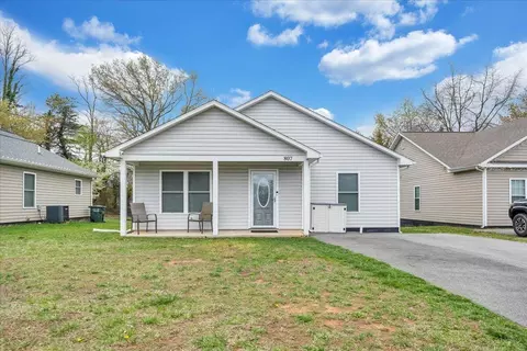 807 Craig Ave, Salem, VA 24153