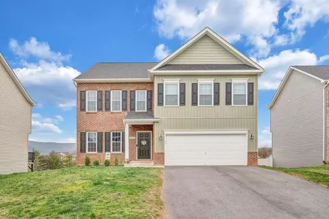4930 Warrior Dr, Salem, VA 24153
