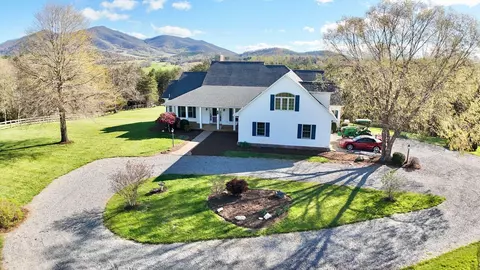 2565 Dugspur Rd, Callaway, VA 24067