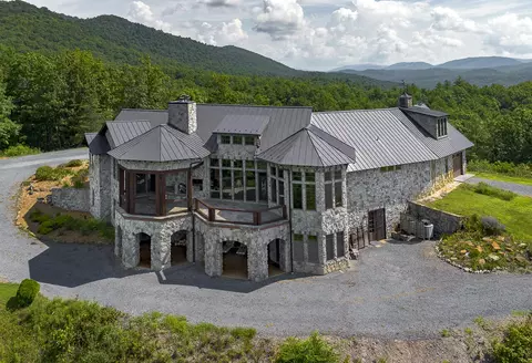 144 Seven Ridges Rd, Hot Springs, VA 24445