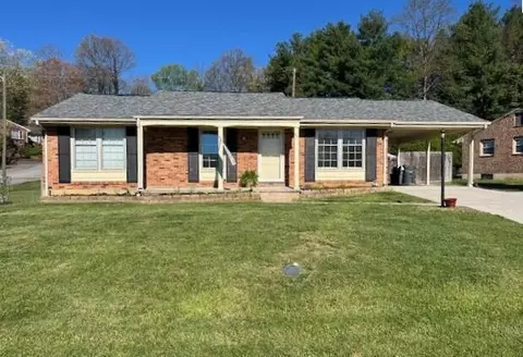 621 Chamberlain Ln, Salem, VA 24153