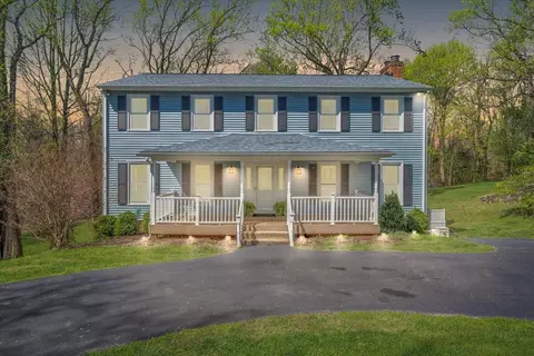 5917 Blackhorse Ln, Roanoke, VA 24018
