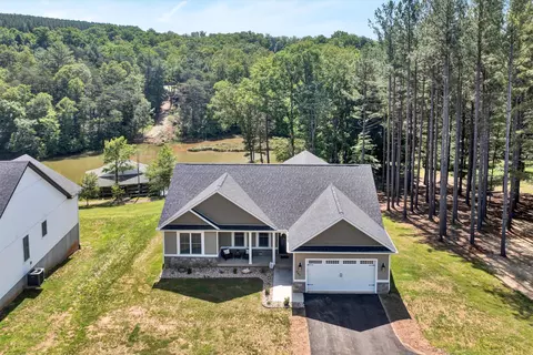 862 Lakewatch Cir, Moneta, VA 24121