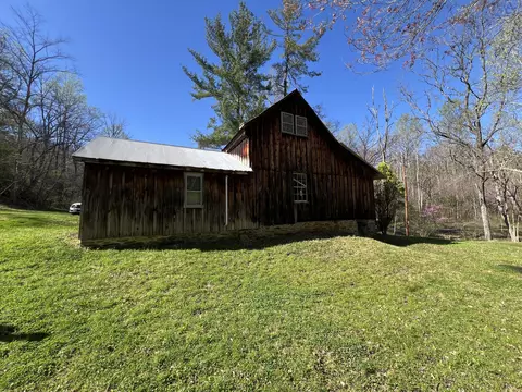 985 Hurds Branch Rd, Ferrum, VA 24088 photo 3