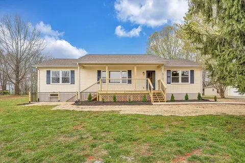 1101 Estates Rd, Moneta, VA 24121
