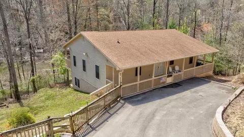 410 W Beaver Dam Ct, Goodview, VA 24095