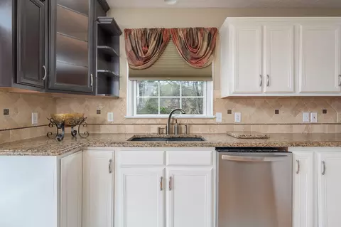 Kitchen - 286 Horizon Dr, Forest, VA 24551 photo 3 of 4