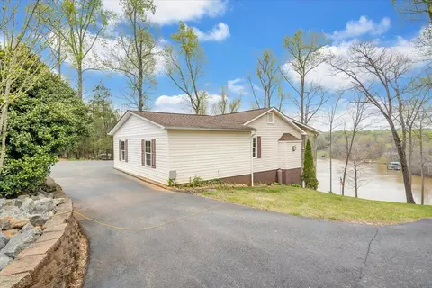 600 Forest Shores Rd, Wirtz, VA 24184