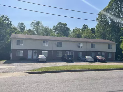 905 Palace Ct, Martinsville, VA 24112