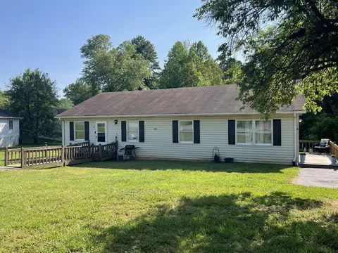 903 Palace Ct, Martinsville, VA 24112