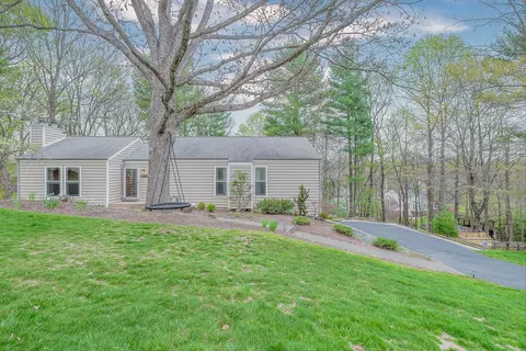 6666 Sugar Ridge Dr, Roanoke, VA 24018