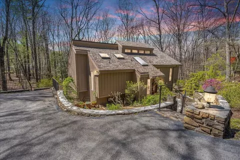 5110 Remington Rd, Roanoke, VA 24018