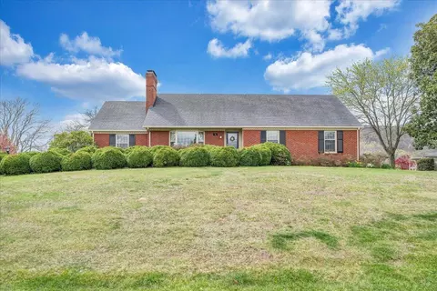 74 Hilltop Cir, Daleville, VA 24083